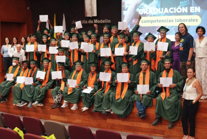 Certifican-en-competencia-laboral-a-recicladores